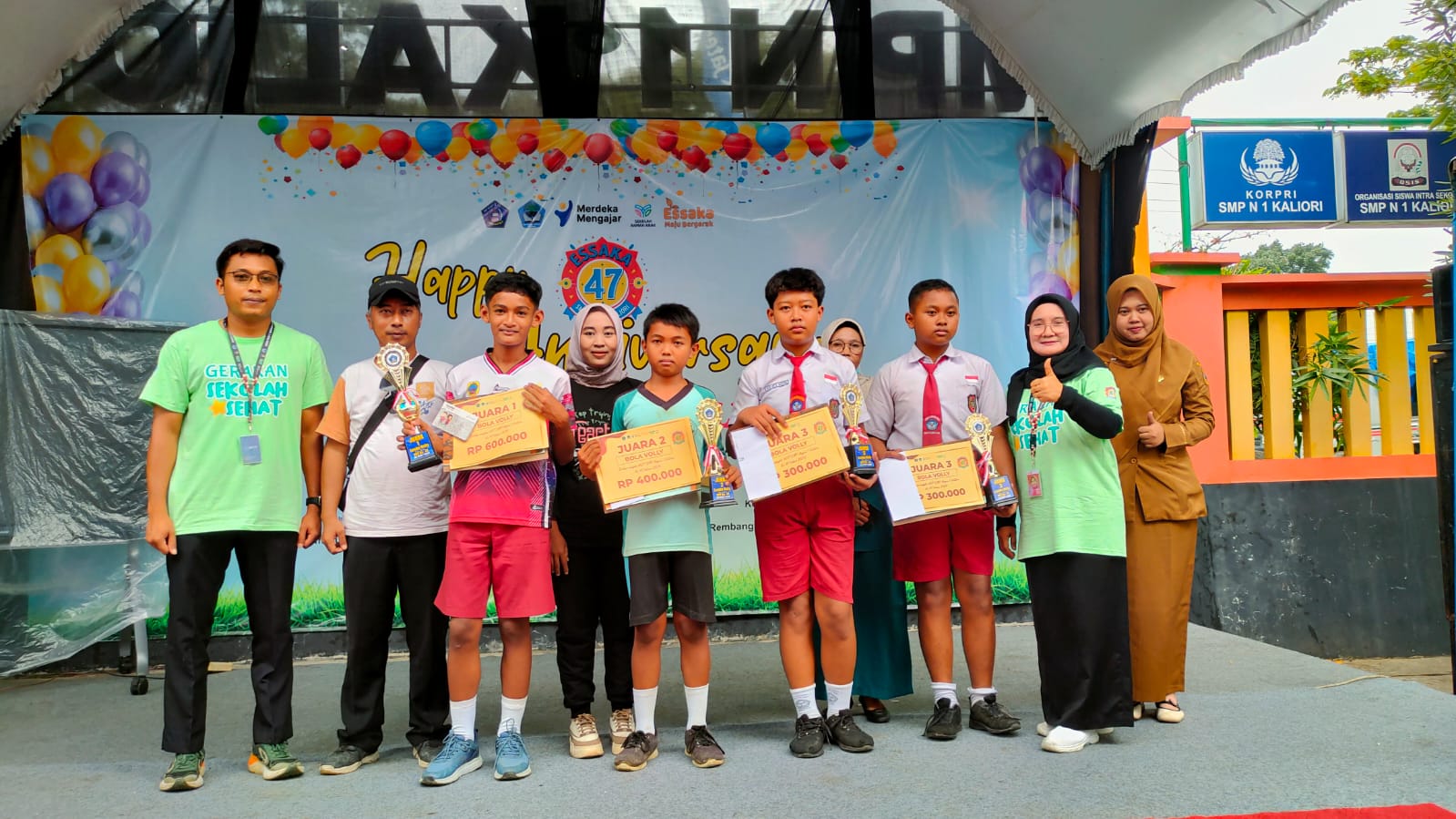 Penyerahan Hadiah HUT 47 Essaka