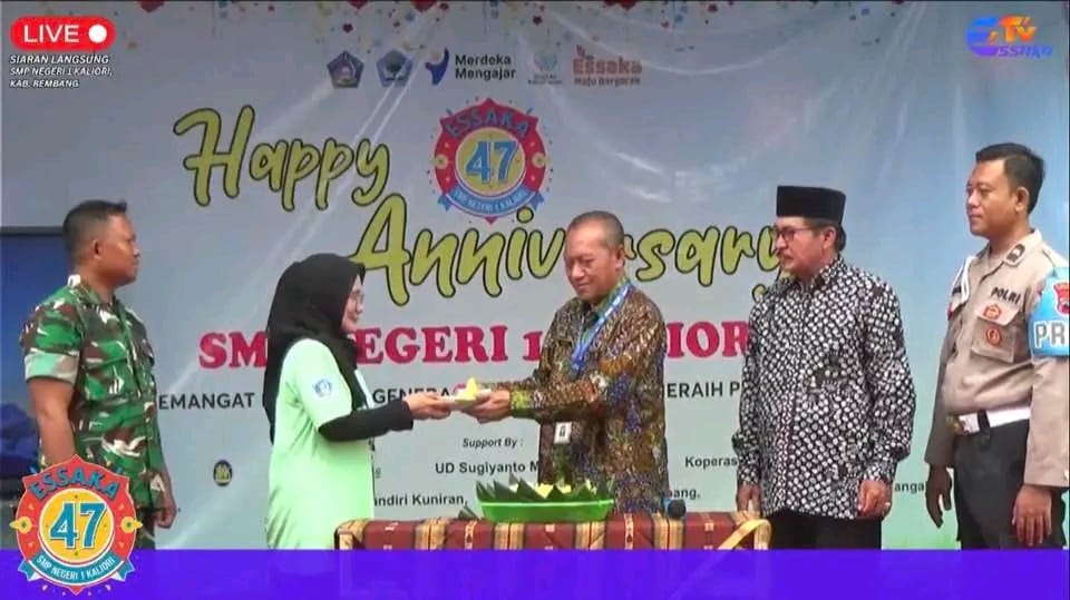 Potong Tumpeng HUT 47 Essaka